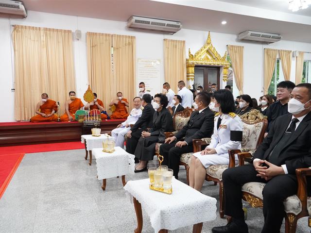 ร่วมงานพิธีสวดพระอภิธรรม นายณรงค์ศักดิ์ โอสถธนากร