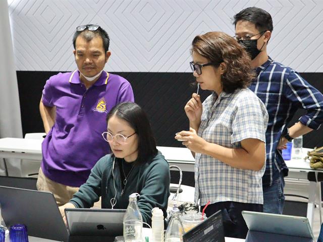 คณะรัฐศาสตร์และสังคมศาสตร์ 