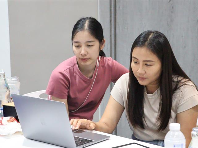คณะรัฐศาสตร์และสังคมศาสตร์ 