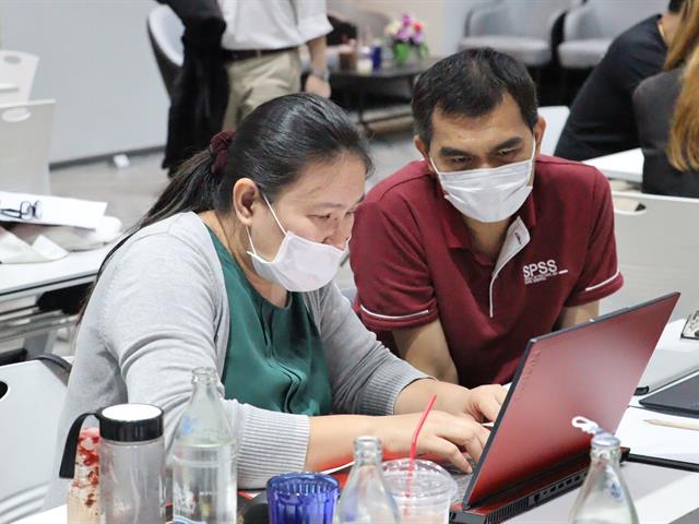 คณะรัฐศาสตร์และสังคมศาสตร์ 