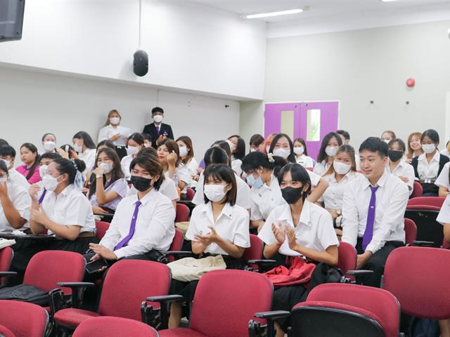 คณะรัฐศาสตร์และสังคมศาสตร์ 