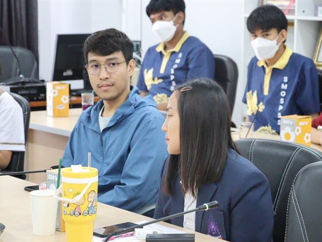 คณะรัฐศาสตร์และสังคมศาสตร์ 