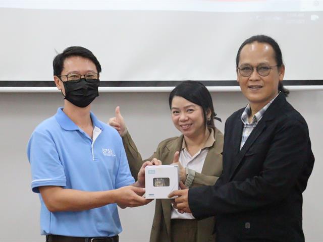 คณะรัฐศาสตร์และสังคมศาสตร์ 