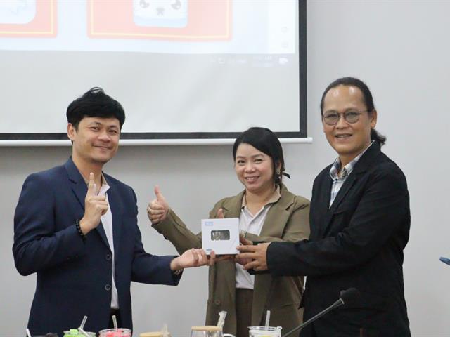 คณะรัฐศาสตร์และสังคมศาสตร์ 