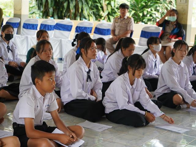 ส่งเสริมทักษะอาชีพผ้าเขียนเทียน