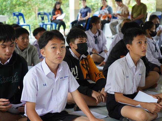 ส่งเสริมทักษะอาชีพผ้าเขียนเทียน