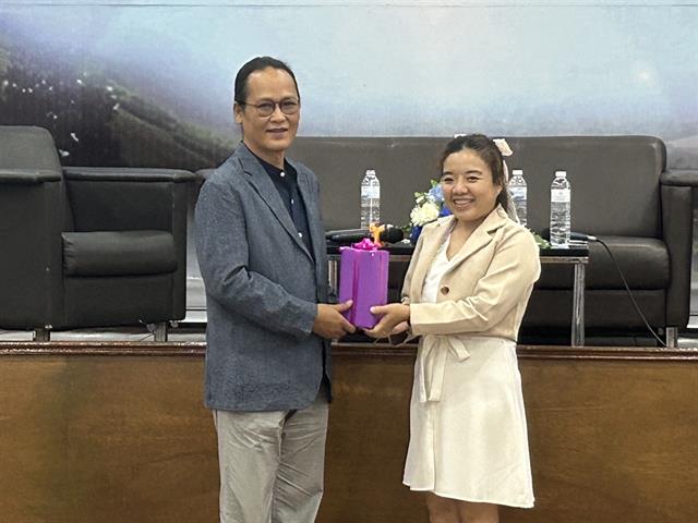 คณะรัฐศาสตร์และสังคมศาสตร์ 