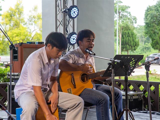 คณะรัฐศาสตร์และสังคมศาสตร์ 