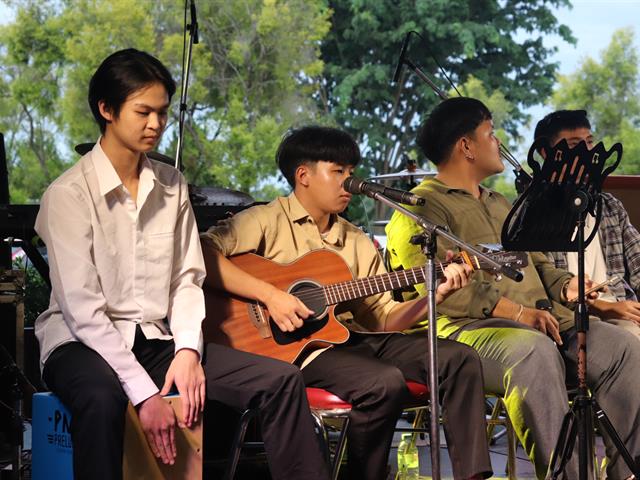 คณะรัฐศาสตร์และสังคมศาสตร์ 