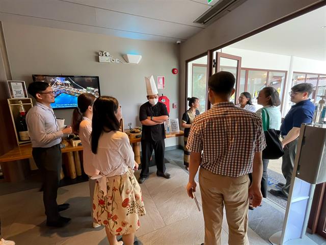 คณะศิลปศาสตร์ เข้าศึกษาดูงานและแลกเปลี่ยนเรียนรู้ด้านการพัฒนาสหกิจศึกษาและหลักสูตร ณ บริษัท ฮอลลิเดย์ วิลเลเจส (ประเทศไทย) จำกัด โรงแรมคลับเมด ภูเก็ต