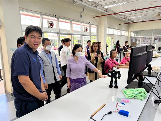 The School of Science, University of Phayao, arranged the competition “Science and Technology Invention Contest Emphasizing BCG” for junior high school students, August 2023