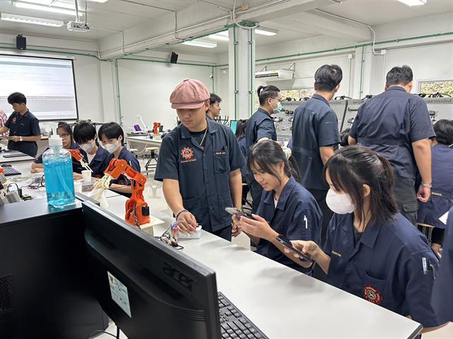 คณะวิศวกรรมศาสตร์ มพ. ให้การต้อนรับ คณะครูและนักเรียน โรงเรียน อบจ. เชียงราย เข้าโครงการอบรมเชิงปฏิบัติการ
