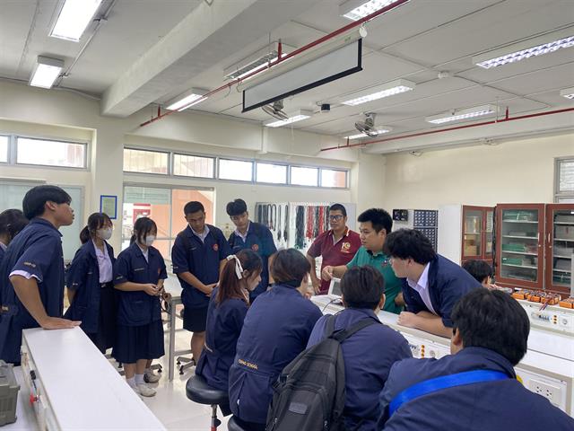 คณะวิศวกรรมศาสตร์ มพ. ให้การต้อนรับ คณะครูและนักเรียน โรงเรียน อบจ. เชียงราย เข้าโครงการอบรมเชิงปฏิบัติการ