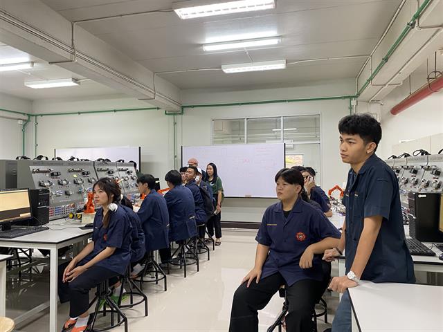 คณะวิศวกรรมศาสตร์ มพ. ให้การต้อนรับ คณะครูและนักเรียน โรงเรียน อบจ. เชียงราย เข้าโครงการอบรมเชิงปฏิบัติการ