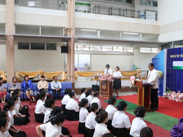      หลักสูตรการแพทย์แผนไทยประยุกต์บัณฑิต จัดพิธีมอบเสื้อกาวน์และประดับเข็มตราสัญลักษณ์