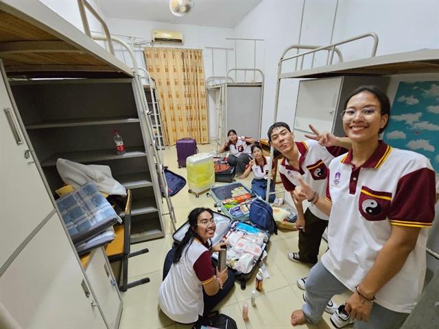 หลักสูตรการแพทย์แผนจีนบัณฑิต คณะสาธารณสุขศาสตร์ ได้เดินทางไปส่งนิสิตแพทย์แผนจีนชั้นปีที่ 1 เข้าศึกษาภาษาจีนแบบเข้ม ณ มหาวิทยาลัยครุศาสตร์ไห่หนาน