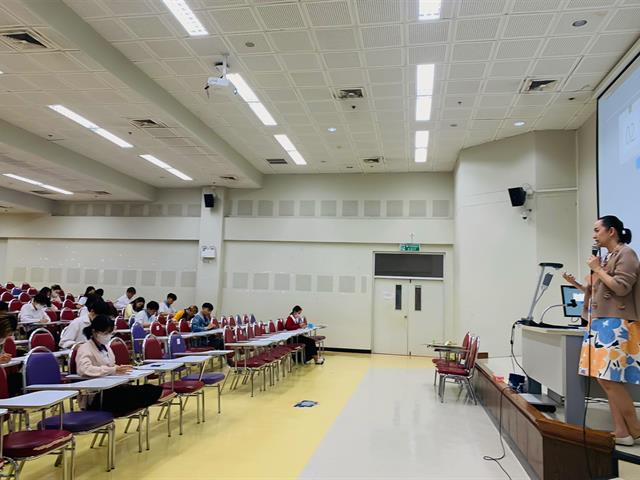 ศูนย์ภาษา คณะศิลปศาสตร์ จัดอบรมให้ความรู้ภาษาอังกฤษและจัดสอบวัดระดับทางภาษา สำหรับนิสิตคณะศิลปศาสตร์ สาขาวิชาภาษาอังกฤษ  UP-STEP (C1)