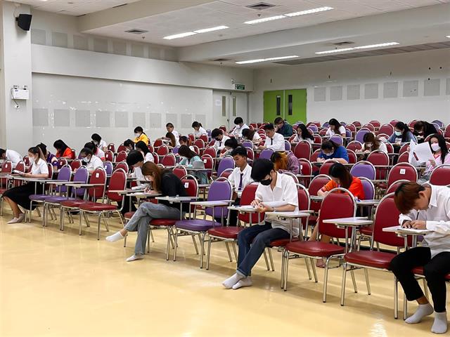 ศูนย์ภาษา คณะศิลปศาสตร์ จัดอบรมให้ความรู้ภาษาอังกฤษและจัดสอบวัดระดับทางภาษา สำหรับนิสิตคณะศิลปศาสตร์ สาขาวิชาภาษาอังกฤษ  UP-STEP (C1)