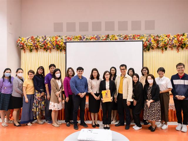 คณะศิลปศาสตร์จัดโครงการพัฒนาอาจารย์ตามกรอบมาตรฐานวิชาชีพ (UP-PSF) “แนวทางและเทคนิคการเขียนส่งผลงานอาจารย์มืออาชีพ”