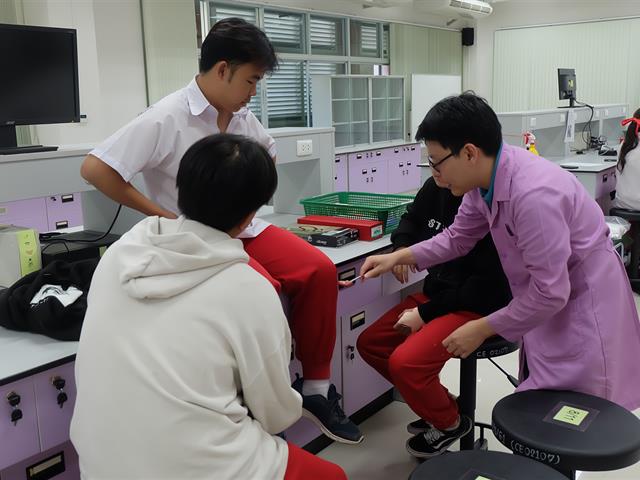 สาขากายวิภาคศาสตร์และสาขาสรีรวิทยา คณะวิทยาศาสตร์การแพทย์ ให้การต้อนรับคณะศึกษาดูงานจากโรงเรียนเชียงรายวิทยาคม