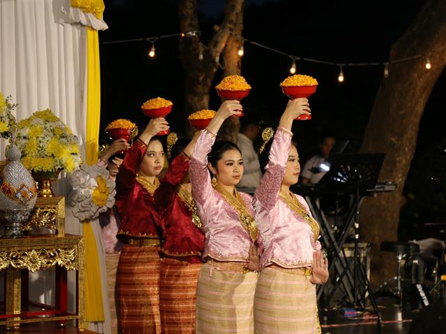 ดนตรีในส่วน : H.M. Song อว.บรรเลงเพลงของพ่อ