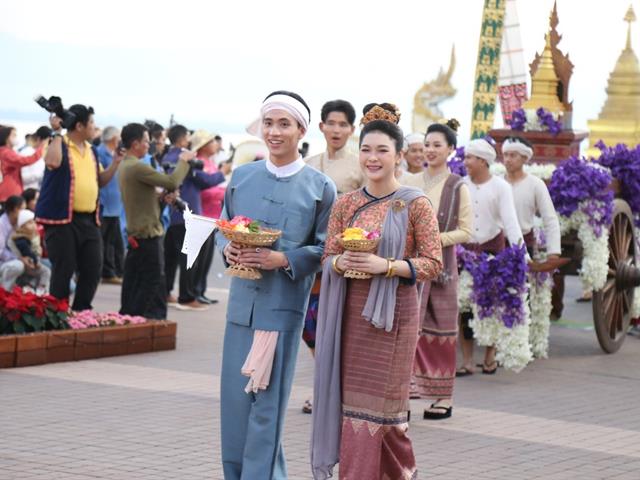 มหาวิทยาลัยพะเยา ร่วมงานพิธีเปิด "อิ่มไอหนาว แอ่วม่วนลำ @กว๊านพะเยา" มหกรรมการเกษตรและท่องเที่ยวถนนสายดอกไม้งามกว๊านพะเยา