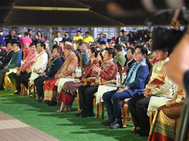 มหาวิทยาลัยพะเยา ร่วมงานพิธีเปิด "อิ่มไอหนาว แอ่วม่วนลำ @กว๊านพะเยา" มหกรรมการเกษตรและท่องเที่ยวถนนสายดอกไม้งามกว๊านพะเยา