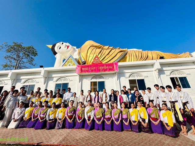 School of Pharmaceutical sciences, University of Phayao participated in participated in the traditional event of cloth wrapping and pouring water for 