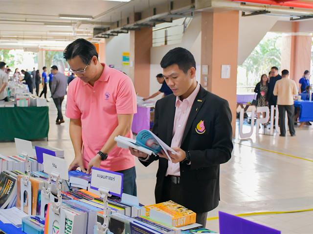 วิทยาลัยการศึกษา เข้าร่วม “UP BOOK FAIR 2024” มหกรรมหนังสือเพื่อการเรียนรู้ ครั้งที่ 11