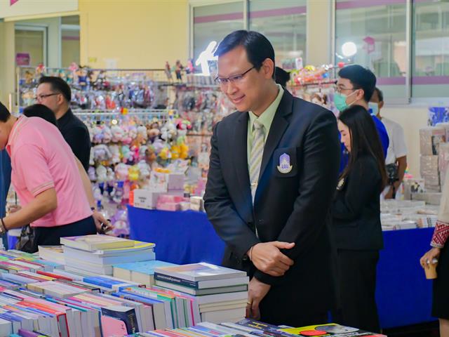 วิทยาลัยการศึกษา เข้าร่วม “UP BOOK FAIR 2024” มหกรรมหนังสือเพื่อการเรียนรู้ ครั้งที่ 11