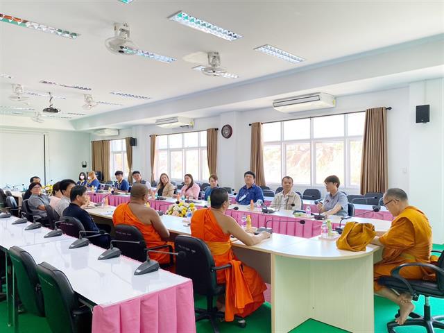 คณะรัฐศาสตร์และสังคมศาสตร์ 