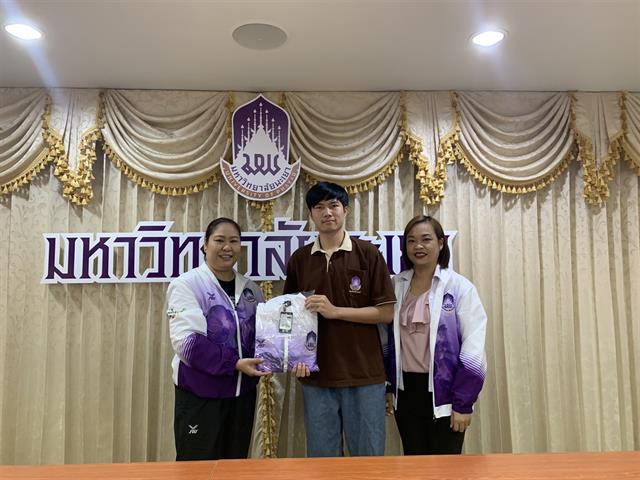 มอบโอวาท
