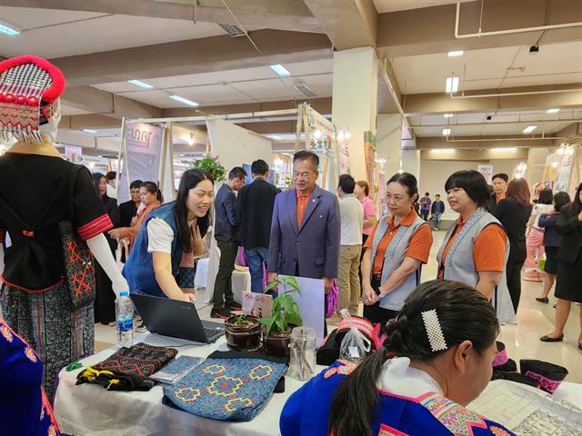 รางวัลโล่ระดับเหรียญทอง 2 ปีซ้อน 1 คณะ 1 ชุมชนนวัตกรรม 2567