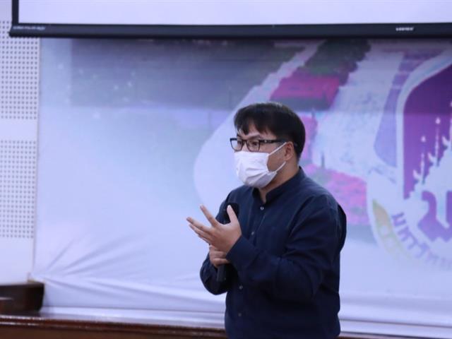 กองบริการการศึกษา อาจารย์ระดับมืออาชีพ
