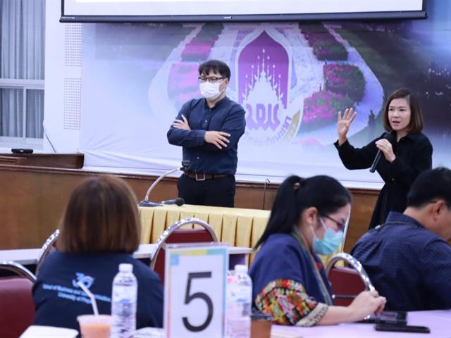 กองบริการการศึกษา อาจารย์ระดับมืออาชีพ
