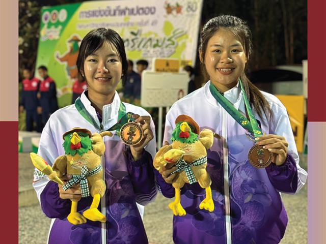 นิสิตวิศวกรรมโยธา คณะวิศวกรรมศาสตร์ มพ.  คว้าเหรียญเปตองหญิงคู่ นนทรีเกมส์ ครั้งที่ 49