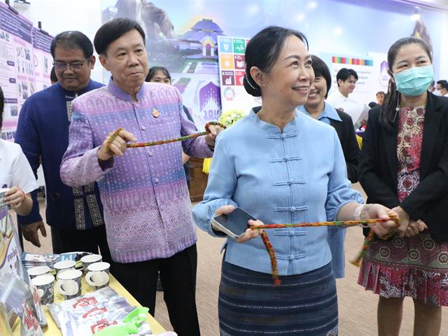 คณะสาธารณสุขศาสตร์ จัดกิจกรรมสรุปผลการดำเนินโครงการฝึกบูรณาการความรู้และทักษะแบบสหวิชาชีพจากห้องเรียนสู่ชุมชน (Inter-professional Education: IPE ) ครั้งที่ 2 กิจกรรม Show & Share ณ ห้องประชุมเมืองพะเยา อาคารเทคโนโลยีสารสนเทศและการสื่อสาร มหาวิทยาลัยพะเยา 