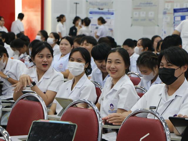 คณะสาธารณสุขศาสตร์ จัดกิจกรรมสรุปผลการดำเนินโครงการฝึกบูรณาการความรู้และทักษะแบบสหวิชาชีพจากห้องเรียนสู่ชุมชน (Inter-professional Education: IPE ) ครั้งที่ 2 กิจกรรม Show & Share ณ ห้องประชุมเมืองพะเยา อาคารเทคโนโลยีสารสนเทศและการสื่อสาร มหาวิทยาลัยพะเยา 