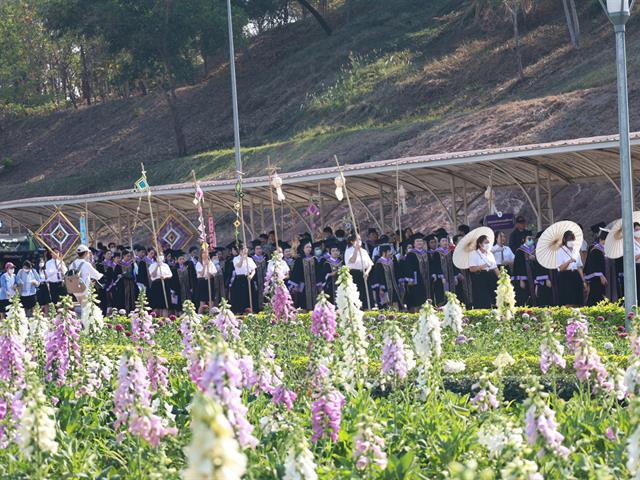 คณะเภสัชศาสตร์ จัดพิธีแสดงความยินดีแก่บัณฑิตคณะเภสัชศาสตร์ผู้สำเร็จการศึกษา ประจำปีการศึกษา 2565