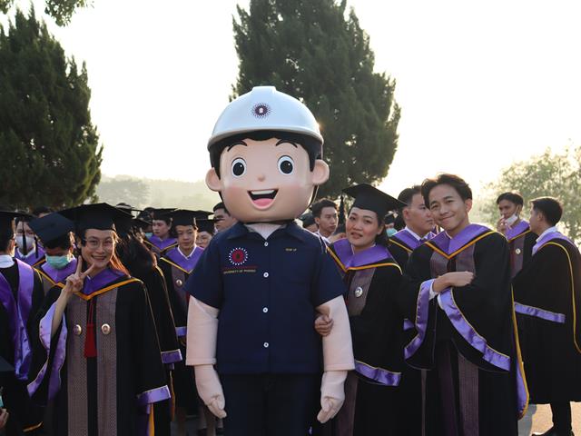 คณะวิศวกรรมศาสตร์ ขอแสดงความยินดีกับบัณฑิตและมหาบัณฑิต ในพิธีพระราชทานปริญญาบัตร ประจำปีการศึกษา 2565