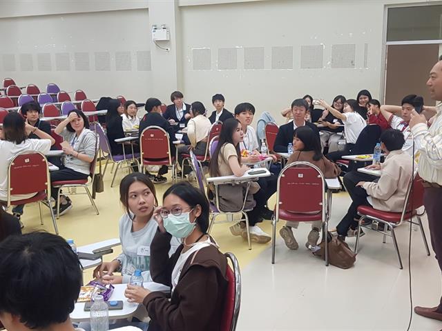 คณะศิลปศาสตร์ให้การต้อนรับบัณฑิตวิทยาลัย มหาวิทยาลัยชิกะ ประเทศญี่ปุ่น
