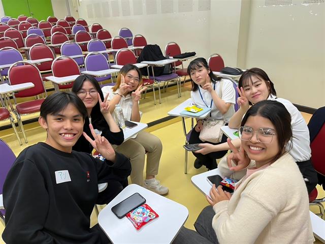 คณะศิลปศาสตร์ให้การต้อนรับบัณฑิตวิทยาลัย มหาวิทยาลัยชิกะ ประเทศญี่ปุ่น