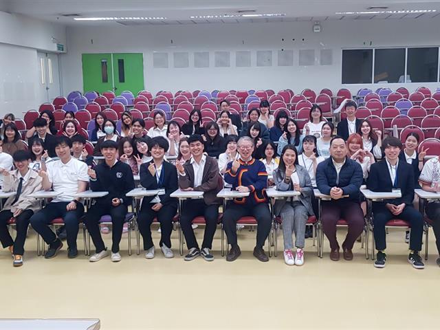 คณะศิลปศาสตร์ให้การต้อนรับบัณฑิตวิทยาลัย มหาวิทยาลัยชิกะ ประเทศญี่ปุ่น