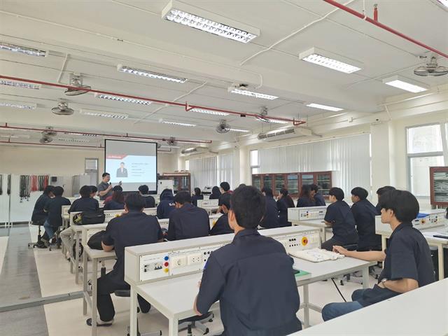วิศวกรรมไฟฟ้า จัดกิจกรรมอบรมเชิงปฏิบัติการพัฒนาทักษะการพันหม้อแปลงไฟฟ้าขนาดเล็ก เสริมสร้างทักษะในการพันหม้อแปลงไฟฟ้าให้กับนิสิต