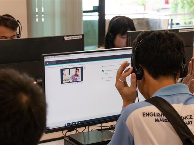 คณะศิลปศาสตร์ให้การต้อนรับคณะครูและนักเรียน โรงเรียนแม่สายประสิทธิ์ศาสตร์ จังหวัดเชียงราย