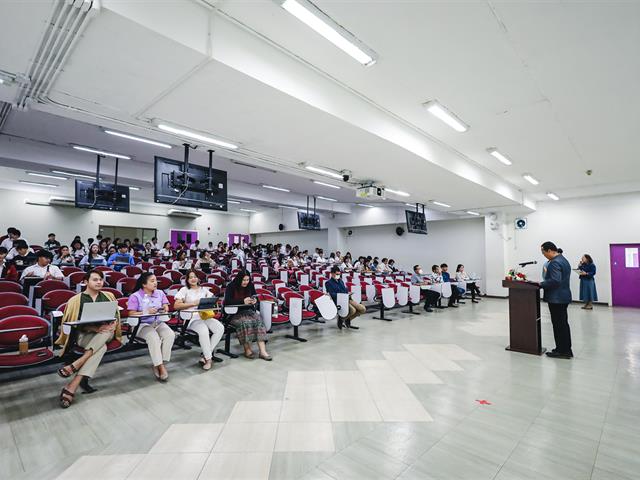 คณะรัฐศาสตร์และสังคมศาสตร์ 