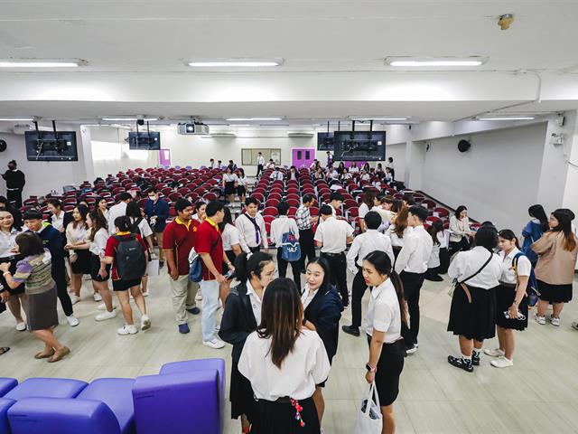 คณะรัฐศาสตร์และสังคมศาสตร์ 