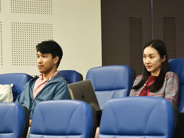 คณะรัฐศาสตร์และสังคมศาสตร์ 