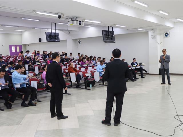 คณะรัฐศาสตร์และสังคมศาสตร์ 