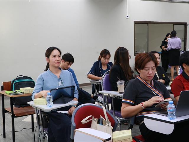 คณะรัฐศาสตร์และสังคมศาสตร์ 